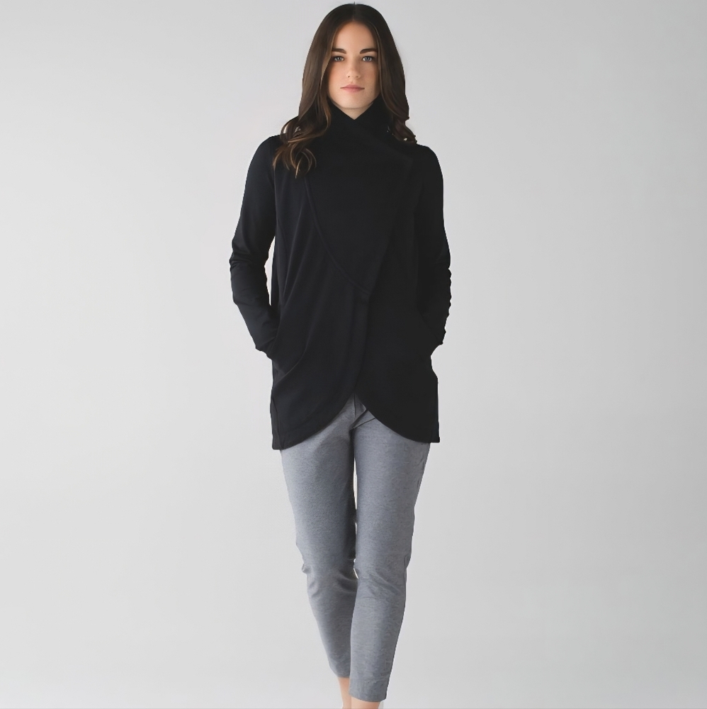 Lululemon That's A Wrap, Size 6